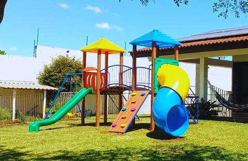 Parque Infantil MCB2012 — Medida 8 x 4,5